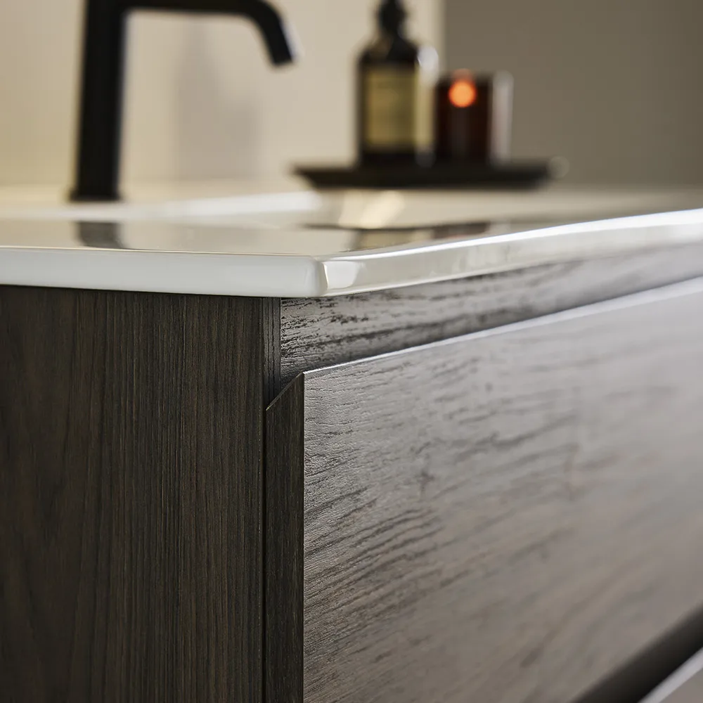 STILFULDT MED INTEGRERET HÅNDTAG