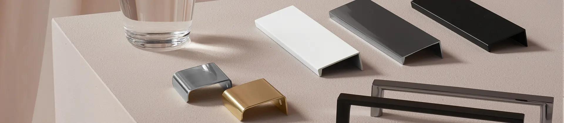 Håndtag & greb badeværelsesmøbler