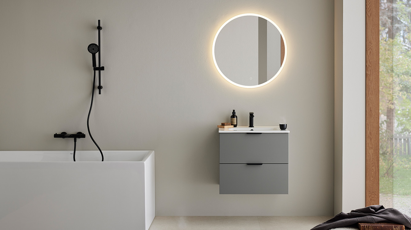 Hafa Storm badeværelsesmøbel 600 med Store Round Smart speil