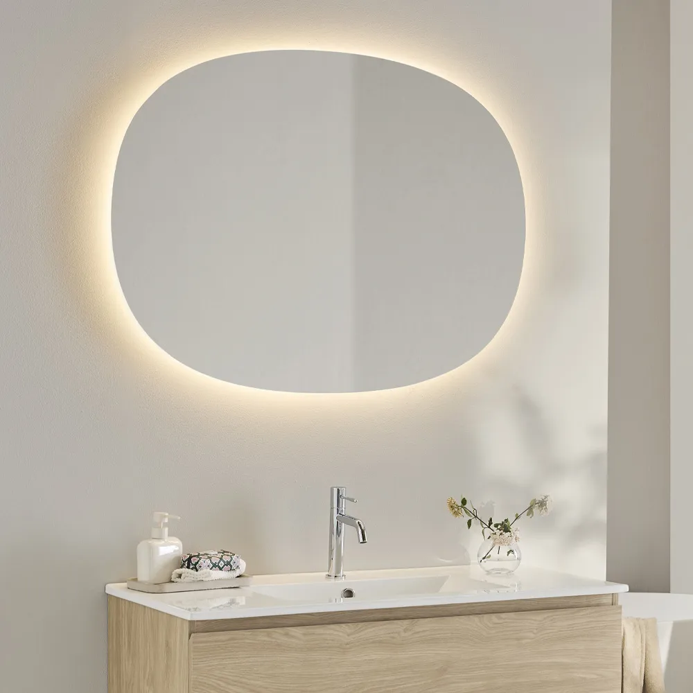 BELYSNING OG OPBEVARING PÅ BADEVÆRELSET